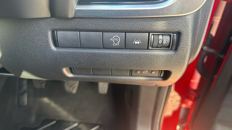 Nissan Qashqai 1.3 DiG-T MH N-Connecta 5dr Petrol Hatchback